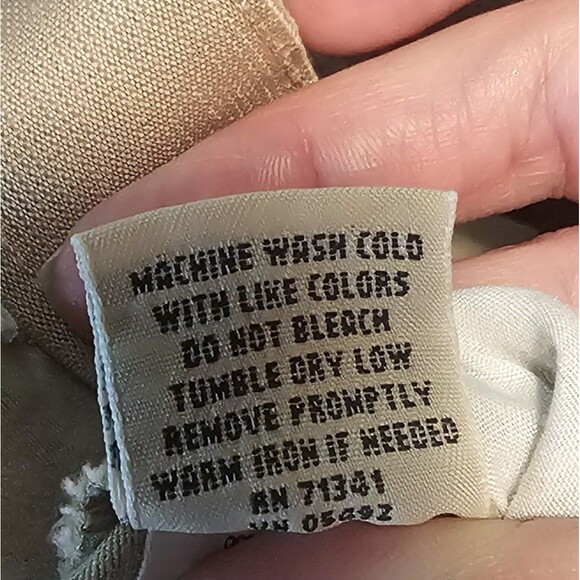 LL Bean Womens Shorts Size 8 Reg Classic Fit Khaki Tan Outdoors Hiking Stretch - Picture 7 of 11